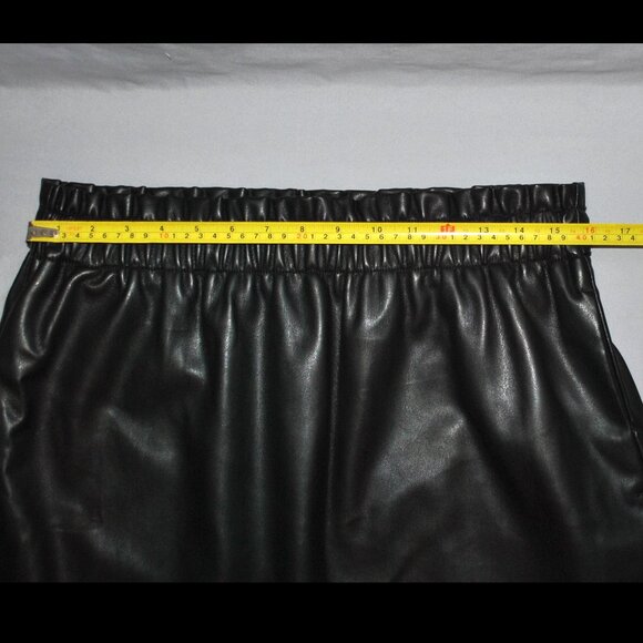 NWT LOFT Black Faux Leather Mini Skirt Size Large Paper Bag Waist w/ Pockets - Picture 7 of 9